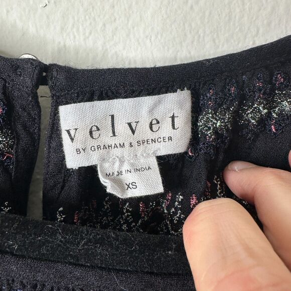 Velvet By Graham & Spencer Eva Black Peasant Top Pastel Embroidered Neck XS - Picture 4 of 16